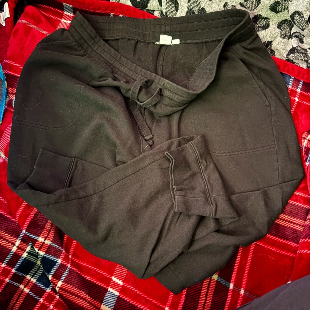 Black Capri Pants